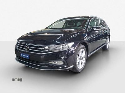 Deep black nacré Gebraucht 2023 VW Passat Elegance Kombi | CHF 25’990 (Guter Preis)