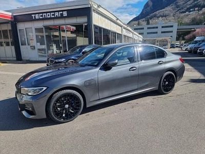 Grau Gebraucht 2020 BMW 330e M Sport Limousine | CHF 46’900 (Etwas zu teuer)