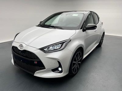 Weiss Neu 2025 Toyota Yaris Hybrid Sport Limousine | CHF 33’200 (Etwas zu teuer)