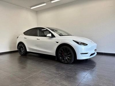 Weiss Gebraucht 2025 Tesla Model Y Performance SUV | CHF 46’240 (Etwas zu teuer)