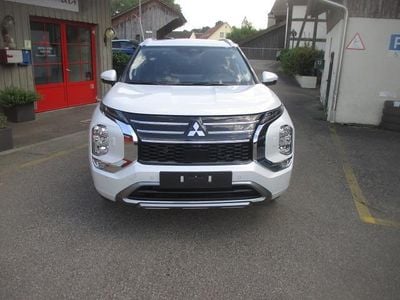 Neu Mitsubishi Outlander P-HEV Instyle 306 PS (225 kW) 2025 SUV