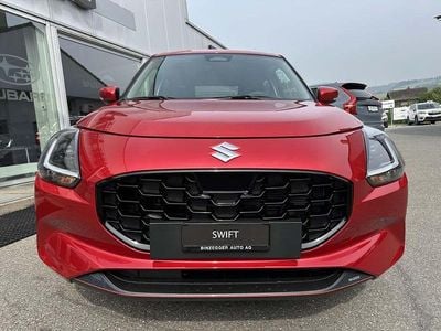 Neu Suzuki Swift 82 PS (60 kW) 2025 Rot Limousine