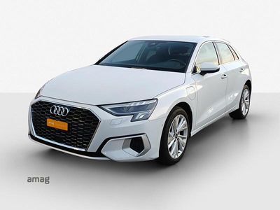 Gletscherweiss metallic Gebraucht 2022 Audi A3 Sportback e-tron Advanced Kleinwagen | CHF 28’900 (Etwas zu teuer)