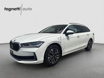Weiss Gebraucht 2025 Skoda Superb Selection Kombi | CHF 43’900
