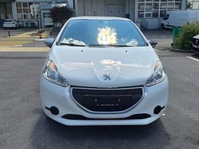 Gebraucht 2013 Peugeot 208 Access Kleinwagen | CHF 2’200 (Guter Preis)