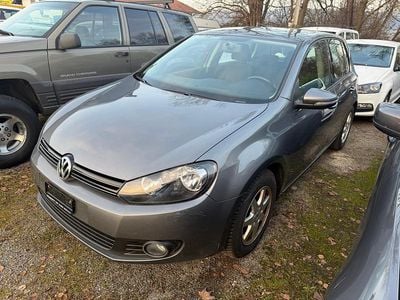 Gebraucht 2010 VW Golf VI Highline Kleinwagen | CHF 5’200 (Etwas zu teuer)