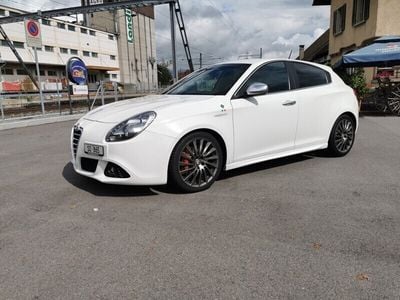 Weiss Gebraucht 2011 Alfa Romeo Giulietta Quadrifoglio Verde Kleinwagen | CHF 8’900 (Fairer Preis)