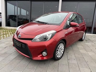 Rot Gebraucht 2013 Toyota Yaris Hybrid Sol Limousine | CHF 10’500 (Fairer Preis)