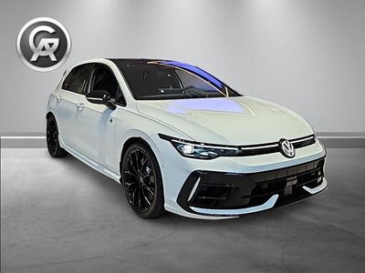 Weiss Neu 2025 VW Golf VIII Black Edition Limousine | CHF 66’900