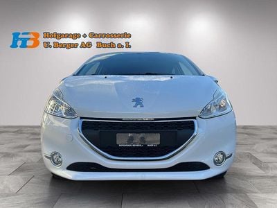 Weiss Gebraucht 2014 Peugeot 208 Active Kleinwagen | CHF 4’600 (Guter Preis)