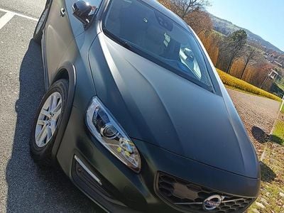 Gebraucht 2016 Volvo V60 CC Summum Kombi | CHF 19’900 (Etwas zu teuer)