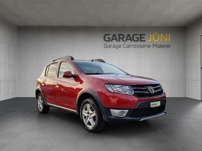 Rot Gebraucht 2015 Dacia Sandero Stepway Limousine | CHF 6’850 (Etwas zu teuer)