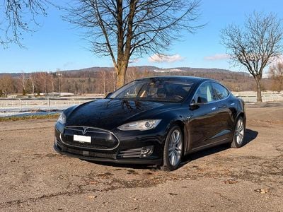 Gebraucht 2015 Tesla Model S Performance Kleinwagen | CHF 16’300 (Etwas zu teuer)