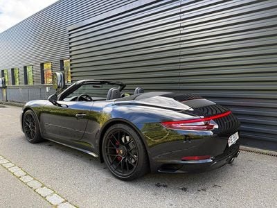Porsche 911 Carrera 4 GTS