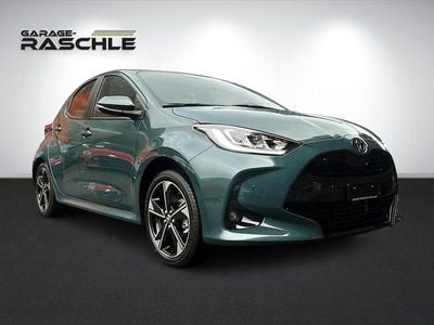 Grün Neu 2025 Toyota Yaris Hybrid Premium Limousine | CHF 29’230 (Guter Preis)