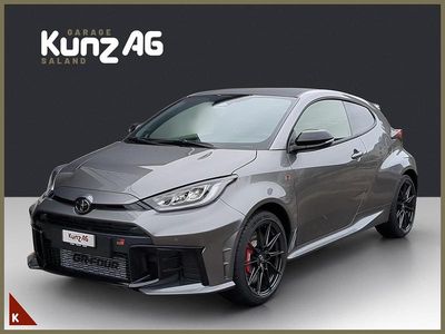 Neu Toyota Yaris Sport 280 PS (205 kW) 2025 Silber Limousine