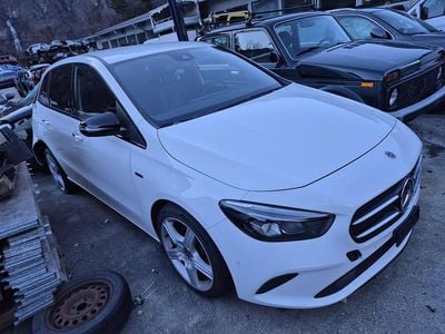 Gebraucht Mercedes B250e Progressive 217 PS (159 kW) 2020 Van / Kleinbus