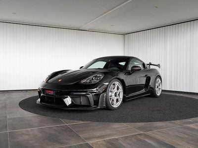 Porsche 718 Cayman GT4