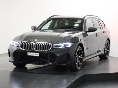 Grau Gebraucht 2022 BMW 330e Comfort Edition Kombi | CHF 43’900