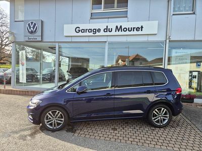 Blau Gebraucht 2024 VW Touran Comfortline Van / Kleinbus | CHF 35’800 (Teuer)