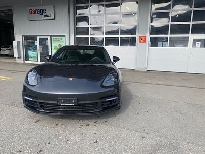 Porsche Panamera 4