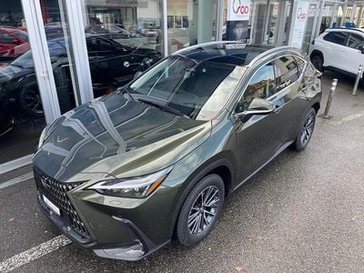 Grün Neu 2025 Lexus NX450h+ E-FOUR SUV | CHF 62’850 (Teuer)