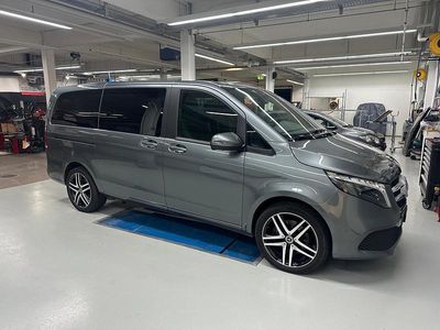 Gebraucht Mercedes V220 163 PS (119 kW) 2023 Van / Kleinbus