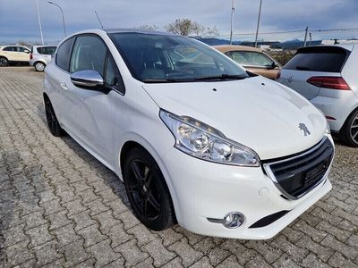 Gebraucht Peugeot 208 Allure 156 PS (114 kW) 2014 Kleinwagen