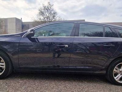Gebraucht 2016 Volvo V60 Summum Kombi | CHF 15’950 (Fairer Preis)
