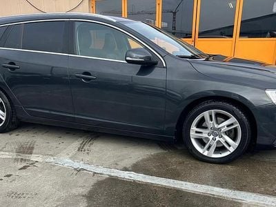 Gebraucht Volvo V60 Summum 181 PS (133 kW) 2014 Kombi