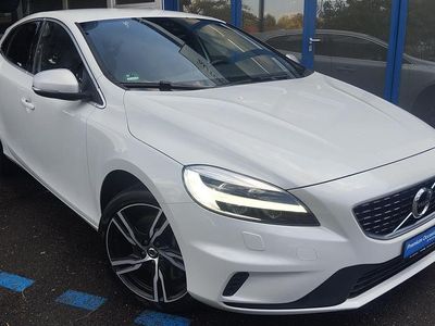 Gebraucht 2018 Volvo V40 R-Design Momentum Kombi | CHF 12’900