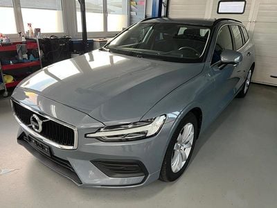 Gebraucht 2021 Volvo V60 Momentum Kombi | CHF 21’800 (Fairer Preis)