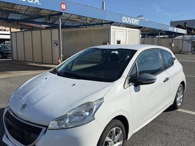 Gebraucht Peugeot 208 Access 68 PS (50 kW) 2013 Kleinwagen