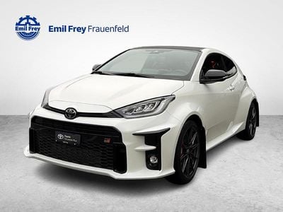 Weiss Gebraucht 2022 Toyota Yaris Sport Limousine | CHF 32’900 (Superpreis)