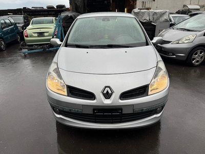 Gebraucht 2006 Renault Clio II Dynamique | CHF 3’900 (Fairer Preis)