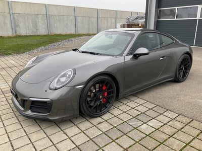 Porsche 911 Carrera 4 GTS