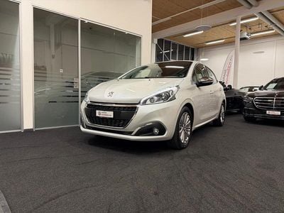 Gebraucht Peugeot 208 Allure 110 PS (80 kW) 2017 Weiss Kleinwagen