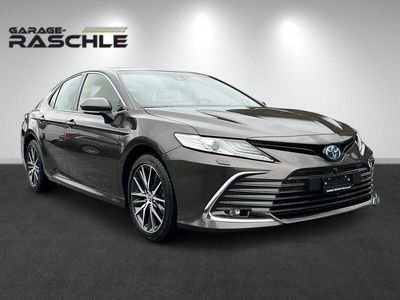 Gebraucht Toyota Camry Premium 218 PS (160 kW) 2023 Mehrfarbig Limousine