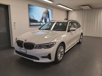 Weiss Gebraucht 2022 BMW 320e Advantage Kombi | CHF 29’900 (Superpreis)
