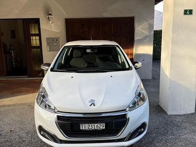 Gebraucht 2016 Peugeot 208 Style Kleinwagen | CHF 3’950 (Superpreis)