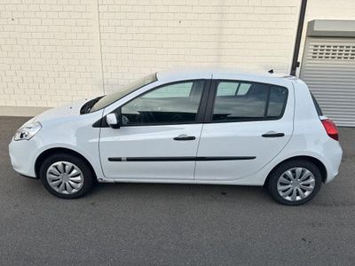 Weiss Gebraucht 2012 Renault Clio IV Limousine | CHF 4’900 (Fairer Preis)