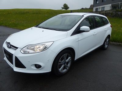 Weiss Gebraucht 2013 Ford Focus Trend Kombi | CHF 5’900 (Etwas zu teuer)