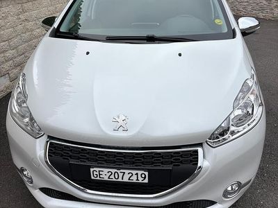 Gebraucht 2015 Peugeot 208 Active Kleinwagen | CHF 8’900 (Etwas zu teuer)