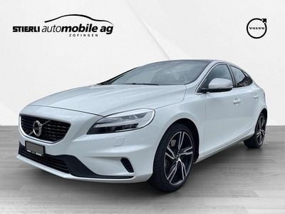 Gebraucht Volvo V40 Dynamic 122 PS (89 kW) 2018 Weiss Kombi