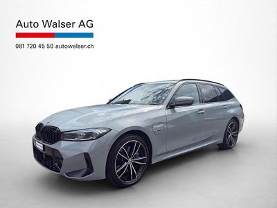Grau Gebraucht 2023 BMW 330e Comfort Edition Kombi | CHF 43’990