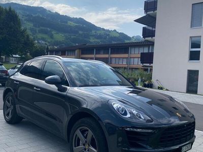 Porsche Macan S