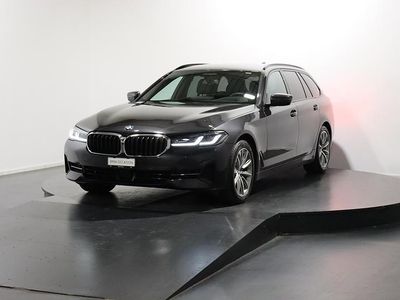 Grau Gebraucht 2022 BMW 520 Shadowline Kombi | CHF 36’900 (Fairer Preis)