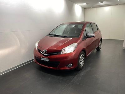 Rot Gebraucht 2014 Toyota Yaris Trend Limousine | CHF 9’900 (Fairer Preis)