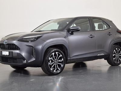 Grau Gebraucht 2023 Toyota Yaris Cross Trend SUV | CHF 29’950 (Etwas zu teuer)