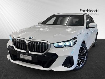 Weiss Gebraucht 2024 BMW 520 M Sport Kombi | CHF 49’900 (Etwas zu teuer)